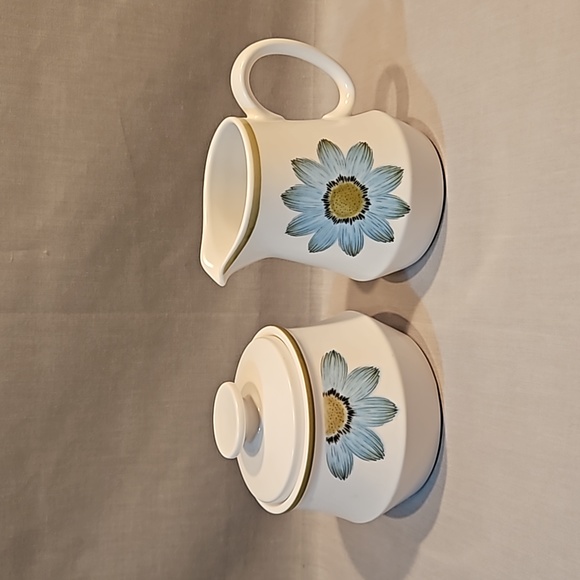 New Noritake Up-Sa Daisy 9001 Creamer & Sugar Bowl w/Lid - Picture 1 of 10
